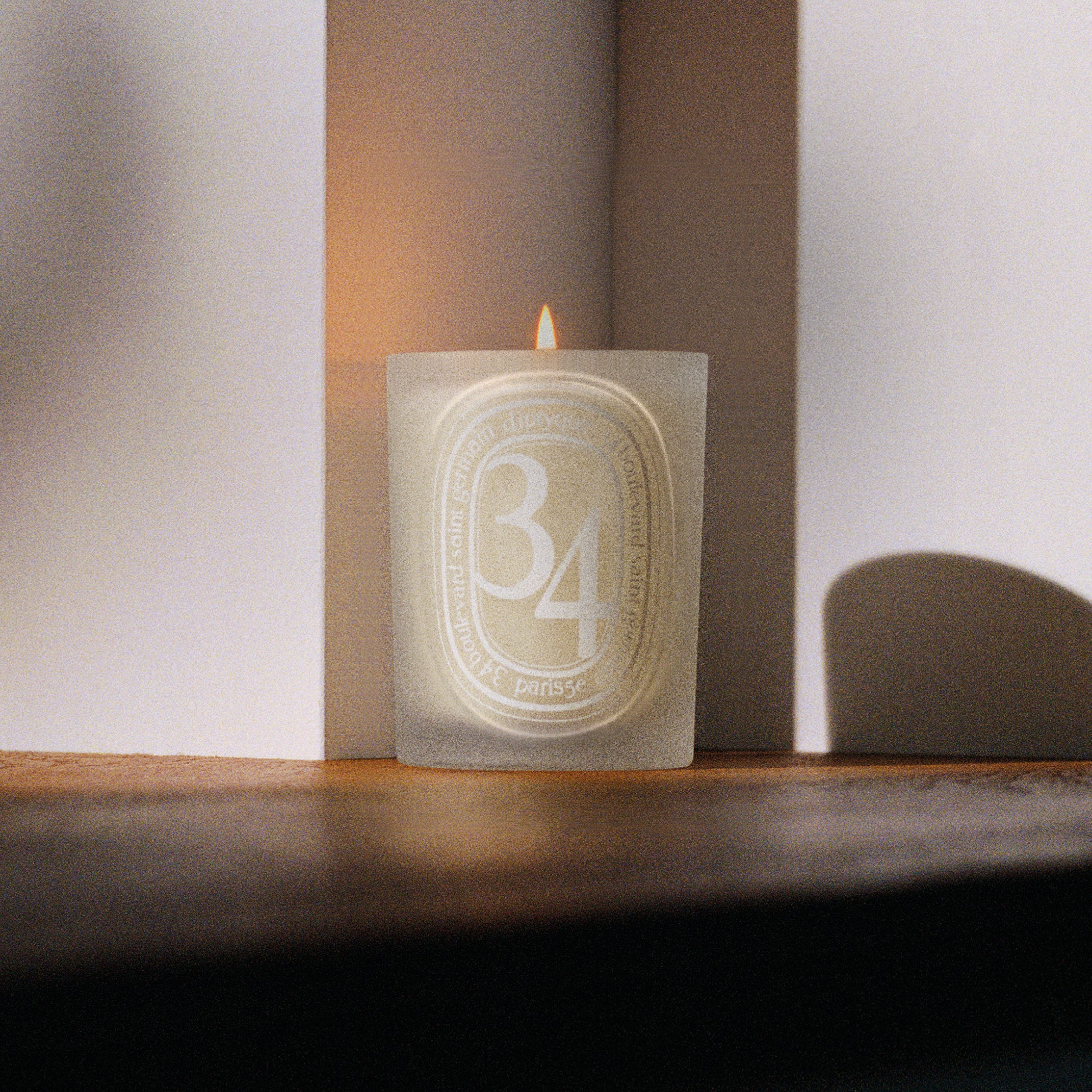 34 Boulevard Saint Germain Medium Candle - Image 2
